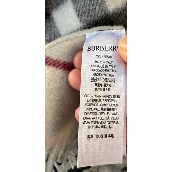 NWT Burberry Archive Beige Classic Check Wool Cape Fringe Shawl Italy 225x85 - Picture 15 of 16